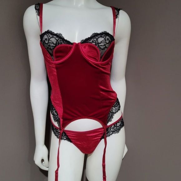 Georgine Velvet And Lace Corset Persian Red - Picture 1 of 12